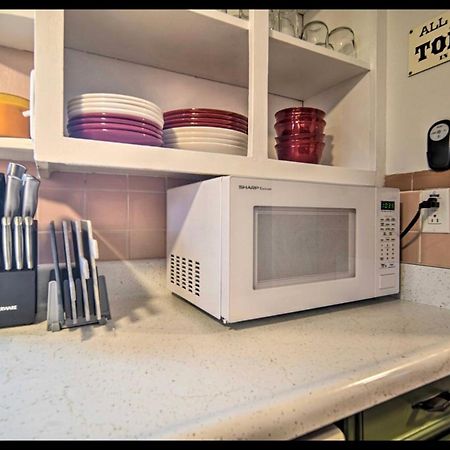 Modern Home • Family Friendly • Grill • Fireplace Erie Bagian luar foto