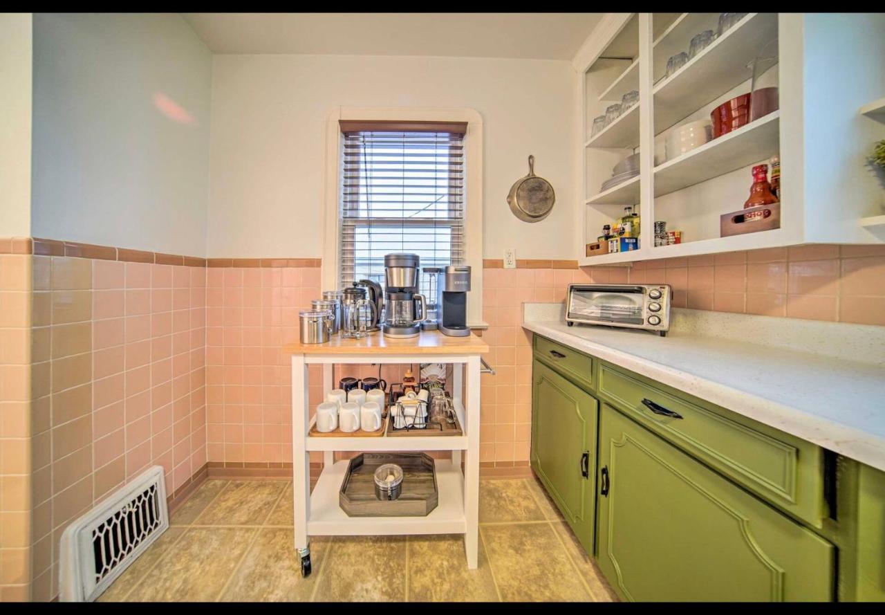 Modern Home • Family Friendly • Grill • Fireplace Erie Bagian luar foto