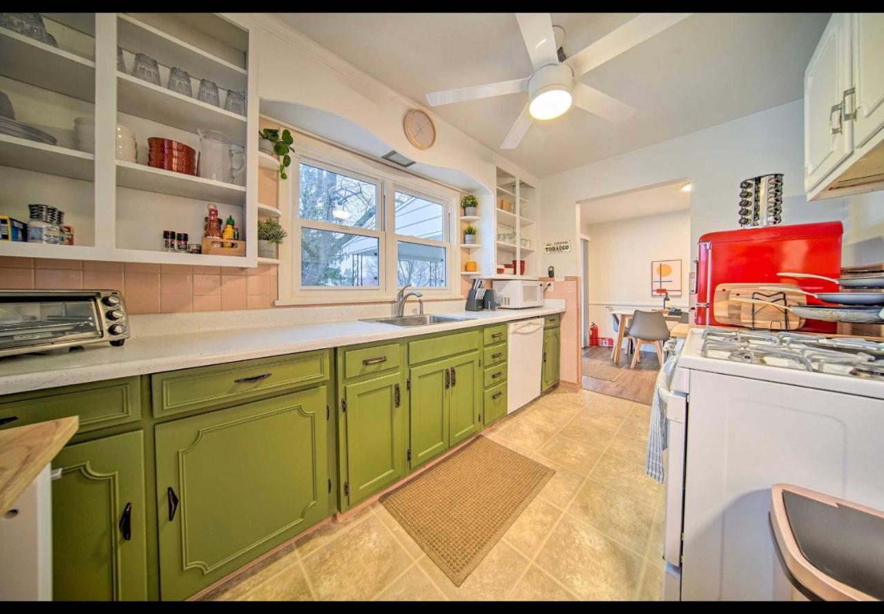 Modern Home • Family Friendly • Grill • Fireplace Erie Bagian luar foto